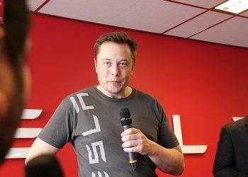 점점 무서워지는 머스크…슈퍼리치 파워에 공포심 커져