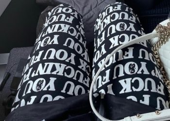 한국 연예인, LA 비행기서 쫒겨나 “바지때문에”