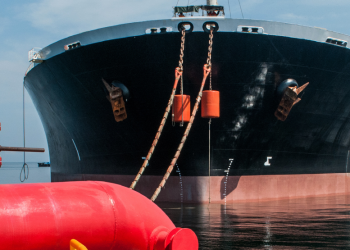 “영국, 러시아 석유 190만 배럴 은밀히 수입”