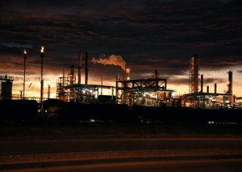 미 정유업체들, 유가 고공행진 중단 우려 증산 안해