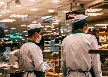 남가주 마켓 파업 대성공, 임금 최대 31% 인상 확정