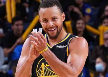 NBA 플레이오프, 골든스테이트 2라운드 진출. 밀워키, 보스턴 나와!