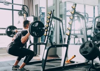 OC 피트니스 남성 샤워장서 칼부림