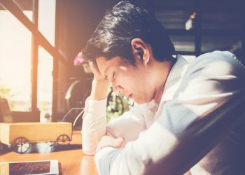 “검은 목요일” 투자자들 경악… 나스닥  5% 폭락