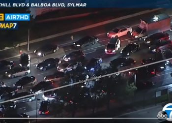 심야 LA 곳곳서 불법 도로점거, 대규모 단속…차량 수십여대 압수, 30여명 체포