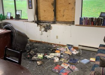 위스컨신 낙태 반대단체 사무실에 화염병 공격