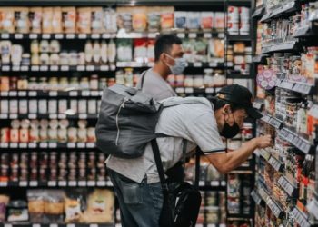 인플레, 8개월만에 소폭 감소…”다시 오를 여지 많아”