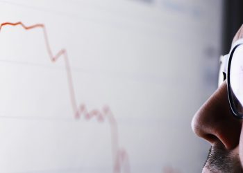 “불황 다가온다. 위험 매우 높아…대비해야”