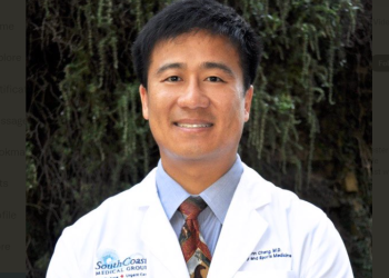 [OC총격] 숨진 의사 몸 던져 대참사 막아…”교인 50여명 살린 영웅”