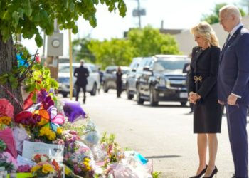 바이든,”백인우월주의, 권력 향한 악랄한 갈증”…버팔로 총격 테러 규정