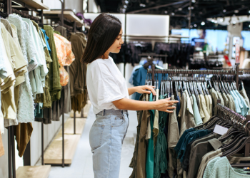 4월 소매판매 0.9% 상승…높은 인플레에도 넉달 연속 상승