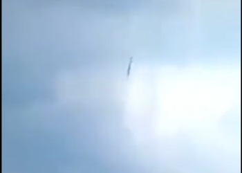 132명 사망 중국여객기 추락, “조종사의 자살 비행이었다?”