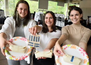 존스홉킨스 대학생들, 먹는 테이프 발명 “부리토 먹기 불편해서”