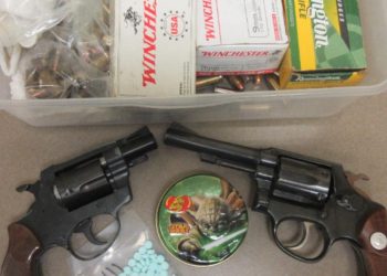 리버사이드 학생들 펜타닐 과다복용, 배후는 여성교직원