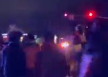 샌버나디노서 대규모 총격 1명 사망 8명 부상..주말마다 총기난사(영상)