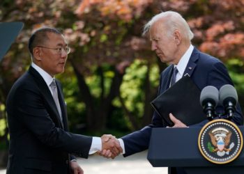 현대차, 미국에 로보틱스, 전기차 100억달러 투자..정의선, 바이든에 약속