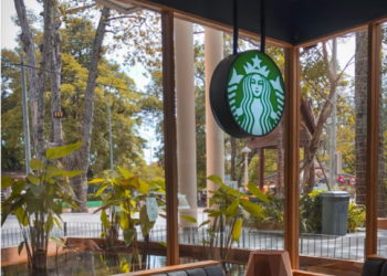 스타벅스 15년만에 러시아 철수..지점 130여개