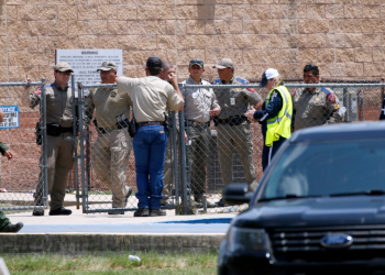 (1보)초등학교 총격참사,  “학생 14명 교사 1명 등 최소 15명 사망”..10대 총기 난사