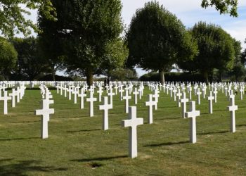 팬데믹 첫해 LA 사망 원인 코로나 2위..사망자  26% 급증