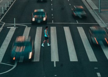 무단 횡단 합법화 추진..관련 법안 주 하원 통과