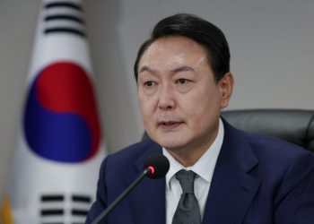 尹 대통령, 군통수권 이양 임기시작..0시 용산 대통령실 지하벙커 합참보고