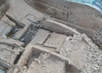 백제 사비도성 관문, 가림성 성벽’ 원형 발견…배수로·우물도