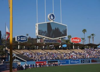 LA 다저스, 영국 축구 첼시 구단 인수