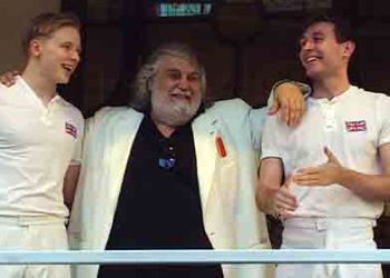 유럽우주기구도 추모…음악에 ‘우주 심연’ 담은 반젤리스