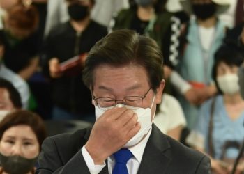 “너 때문이야” 홀로 생환 이재명 책임론 부상…”상처 뿐인 영광”