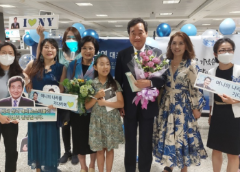 워싱턴 도착, 이낙연 “당내 논리, 국민 논리와 가까워야”..조지워싱턴대 1년 연수