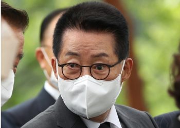 박지원 “국정원, 60년치 X-파일 남아있다” 공개 파장