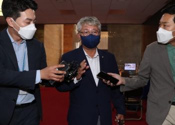 “‘이재명 전대 출마 안했으면’이 전국민 과반”