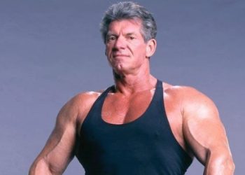 “비밀 유지하면 300만달러” 76세 CEO, 35세 연하 여직원에 약속