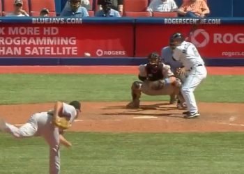 홈런포 무장 토론토, 양키스 10연승 저지(영상)