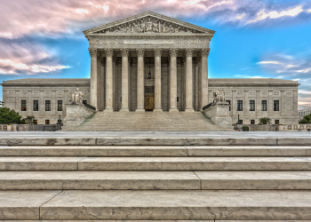 대법원, 총기 휴대 제한  위헌판결..”암흑의 날 왔다” 탄식