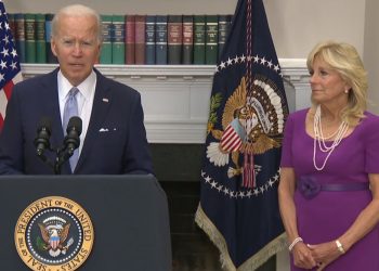 바이든, 30년만 새 총기규제법안 서명(영상)