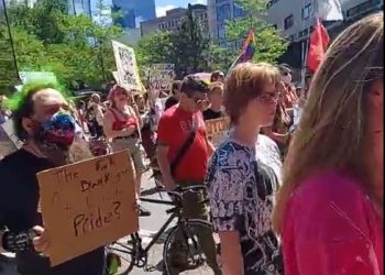 낙태권 판결에 큰 위기감…성소수자 프라이드 행진 시민들 대거 참여(영상)