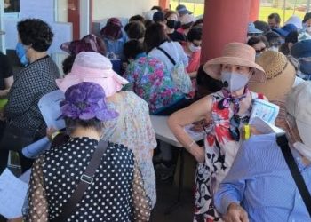 “새벽 4시 30분에 왔어요” 폭염 속 수강 신청 북새통