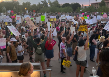 애리조나주, 100년전 낙태금지법 부활..대규모 항의시위