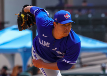 류현진 토미존 수술 선택, 최소 1년 결장