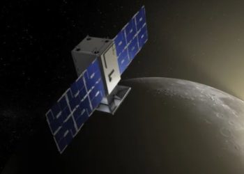 전자렌지 크기 위성, 지구궤도 벗어나 달로 향하고 있다