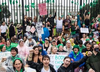 백악관 앞 수백명 여성 ‘낙태권리’ 시위