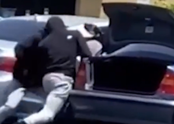 LA 아시안 부부 6만달러 롤렉스 강탈 당해…대낮 마켓 주차장서(영상)