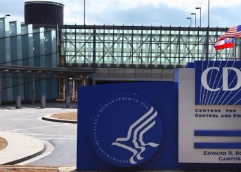 빠른 재확산세, 모든 성인 2차 부스터샷 검토…BA.4·BA.5 확산, 신규감염 70%