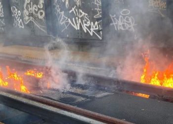 영국, 363년만에 최고 기온…활주로 녹고, 철도 뒤틀리고