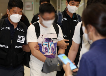 회원 700만 한국 최대 성매매사이트 운영자, 필리핀서 강제송환