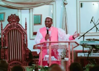 예배 중인 교회 강도단 습격, 100만달러 강탈..범행장면 생중계돼