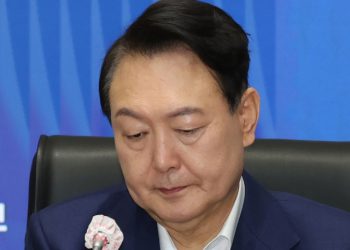 尹 대통령 지지율 28%…첫 20%대 “정권 위험수위”