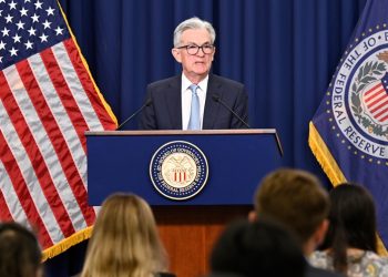 “금리 내년부터 다시 인하”..경기침체 조짐에 인상 올해 중단 전망