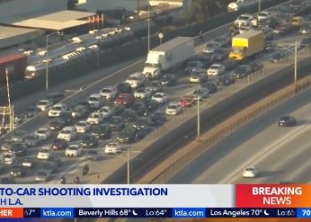 무법천지 LA..퇴근길 프리웨이서 차량 총격전 벌어져